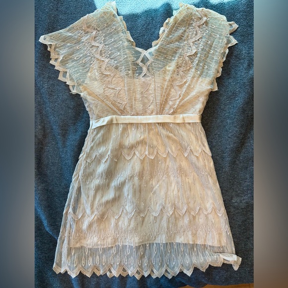 Yoana Baraschi cream lace mini dress - Picture 6 of 6